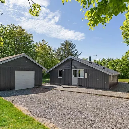 Nyaraló 3 Bedroom Cozy In