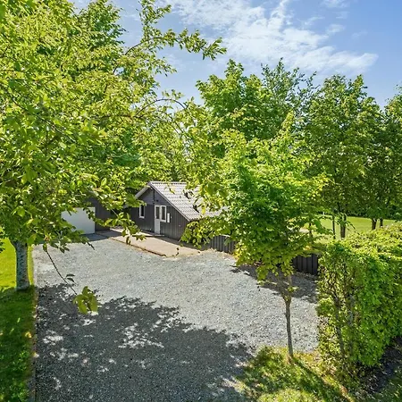 Nyaraló 3 Bedroom Cozy In Højslev