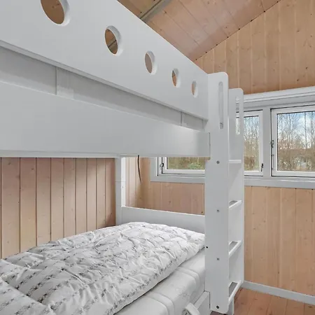 Nyaraló 3 Bedroom Cozy In