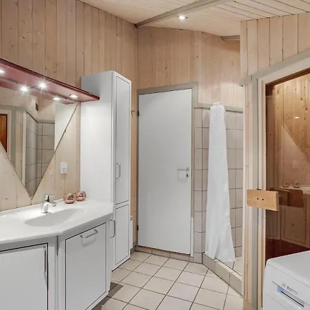 Nyaraló 3 Bedroom Cozy In