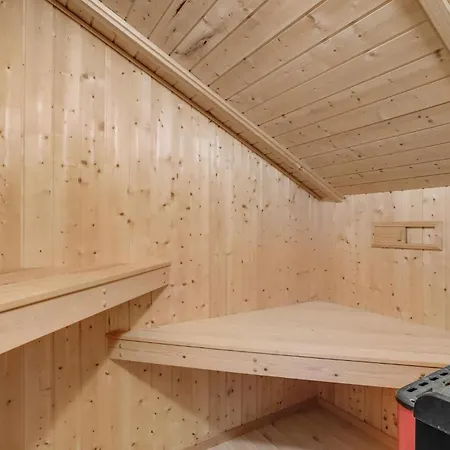 3 Bedroom Cozy In *