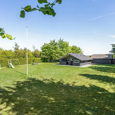 Nyaraló 3 Bedroom Cozy In Højslev