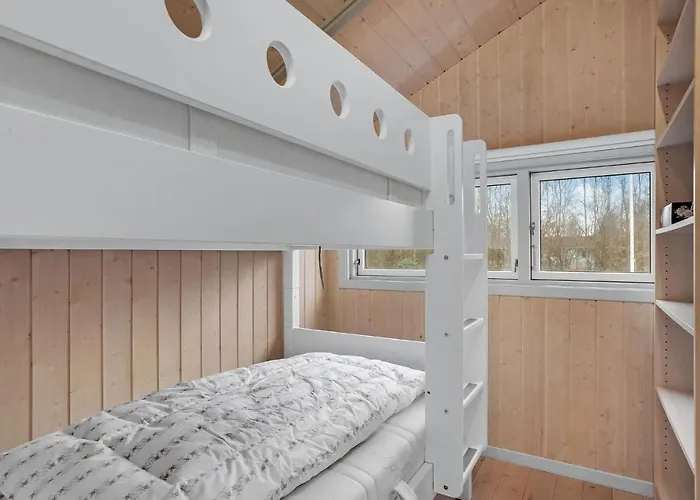 Feriehus 3 Bedroom Cozy In
